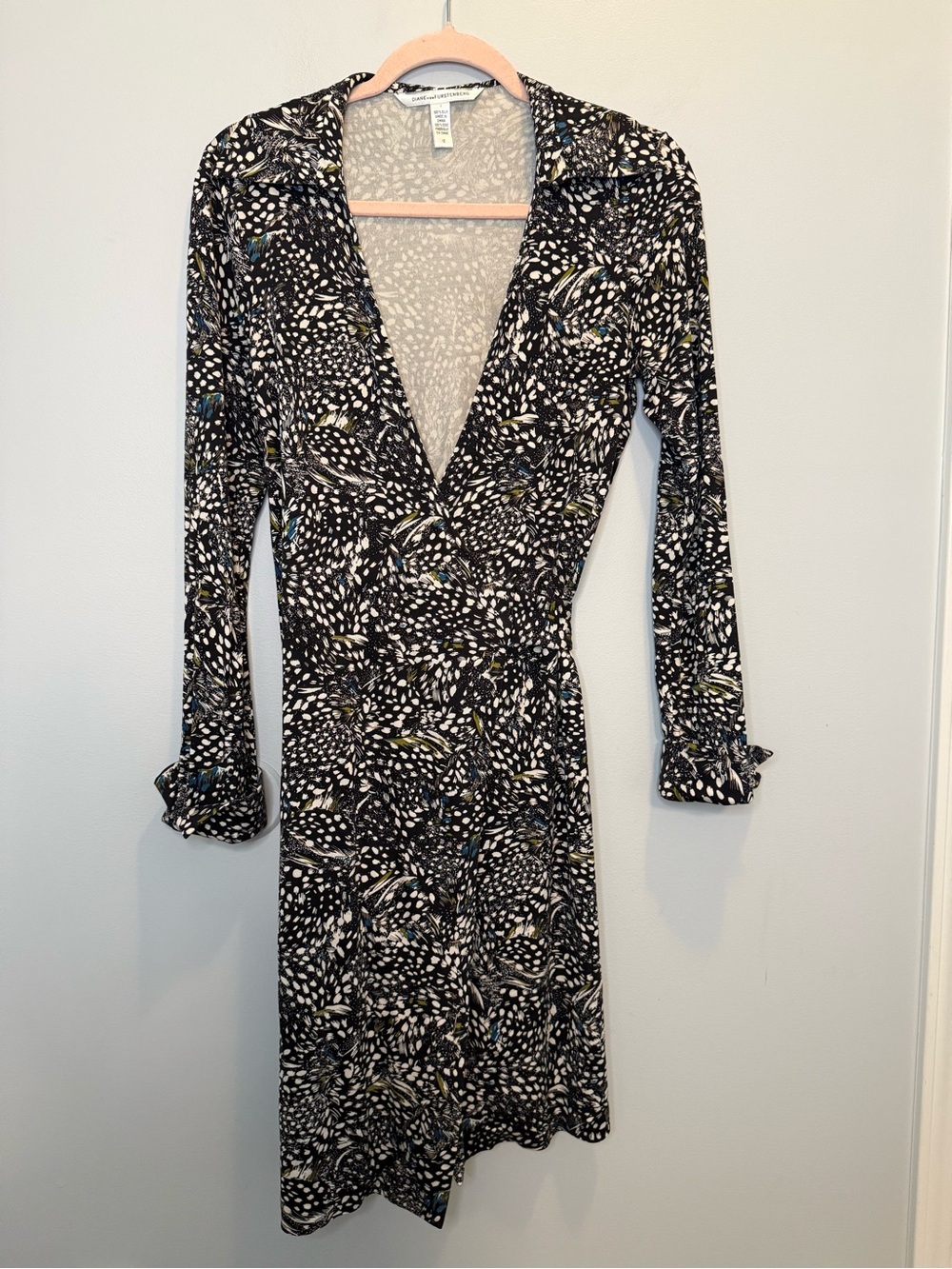 Diane Von Furstenberg 100% Silk Wrap Dress Size 12 Iconic
